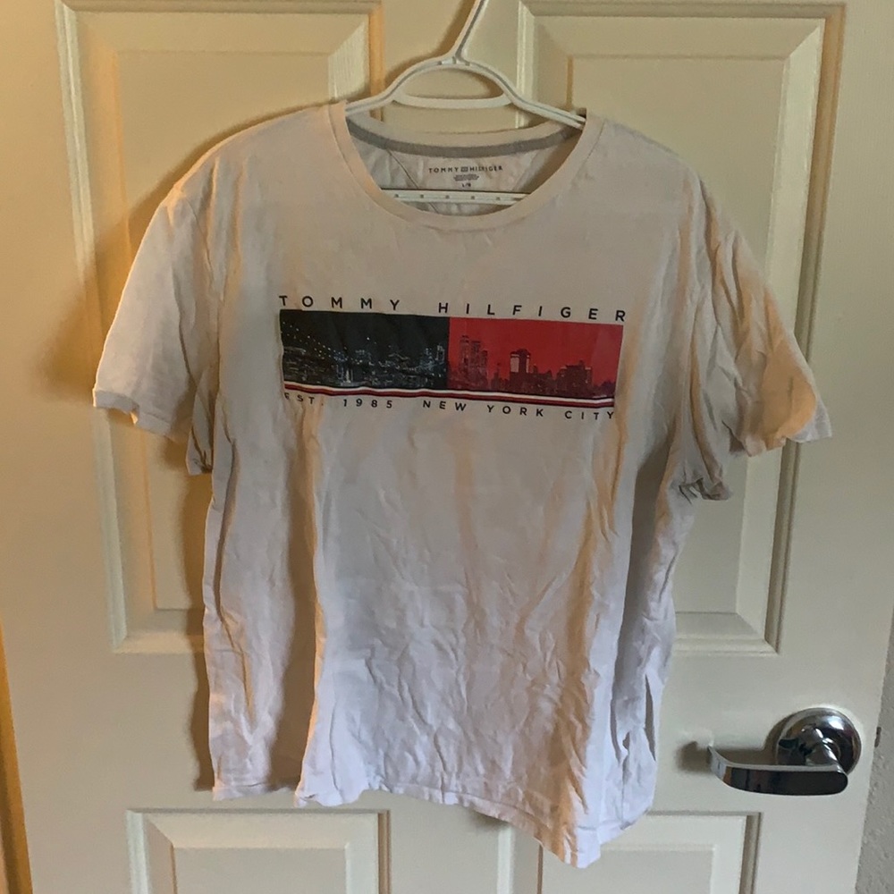 Tommy Hilfiger shirt! Cool design!